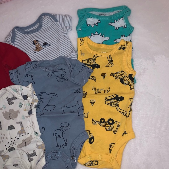 Newborn Onesie Set - Picture 4 of 4